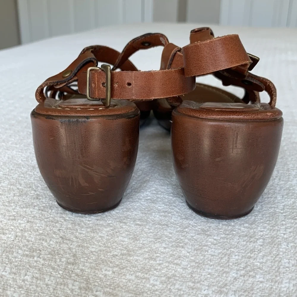Montego Bay Club brown strappy sandals size 7